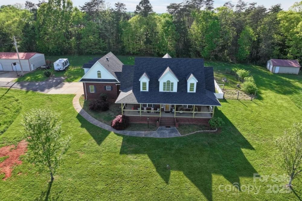 Currently Displayed Property Photo